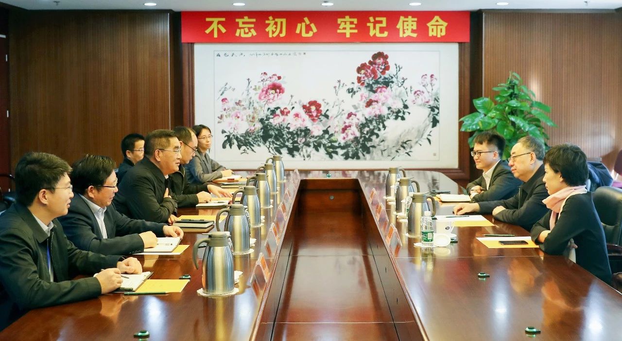 姜仁鋒會(huì)見(jiàn)中國(guó)國(guó)新黨委委員、總會(huì)計(jì)師劉學(xué)詩(shī) 